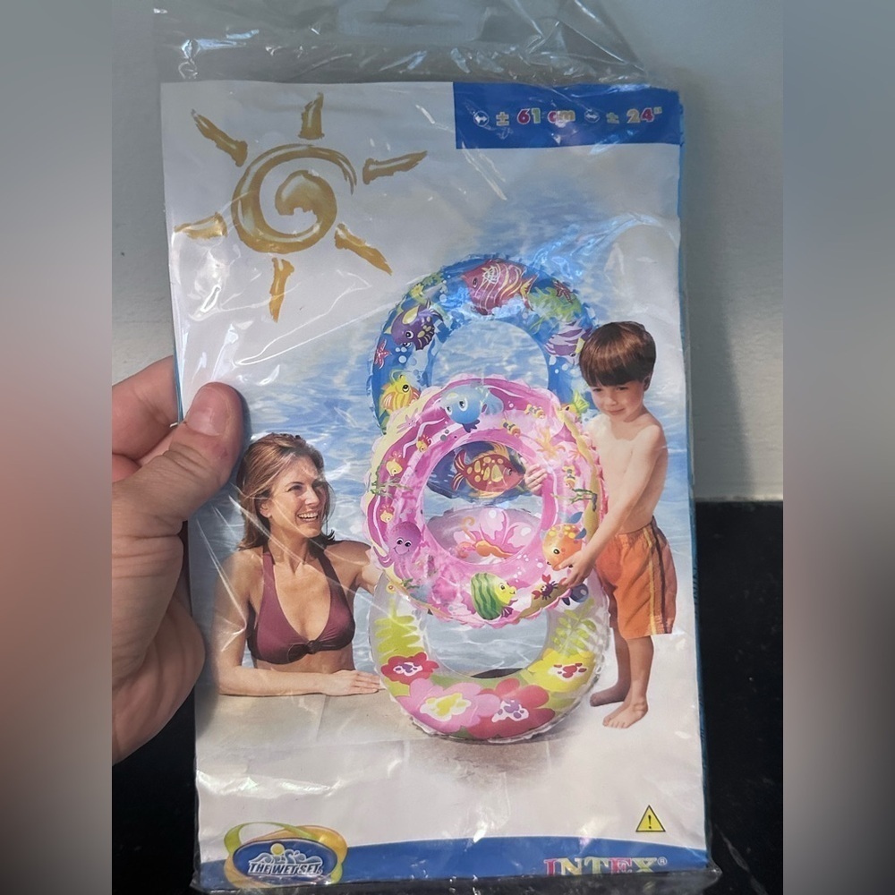 Vintage 2006 Intex The Wet Set 24” Inflatable Ring - Picture 2 of 4